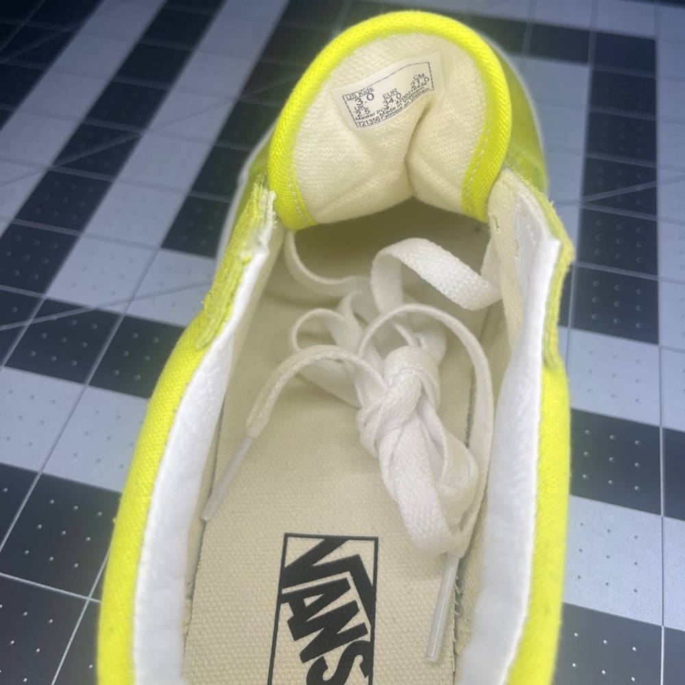 Vans old skool 
Brand new
NWOT
Lemon green - Picture 8 of 8